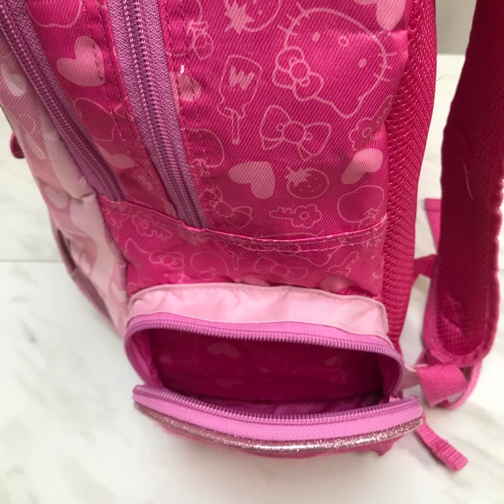 Large Hello Kitty Backpack - Picture 11 of 15